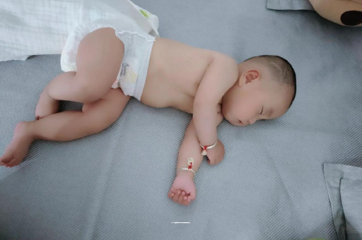 吕梁三个月宝宝抬头不稳